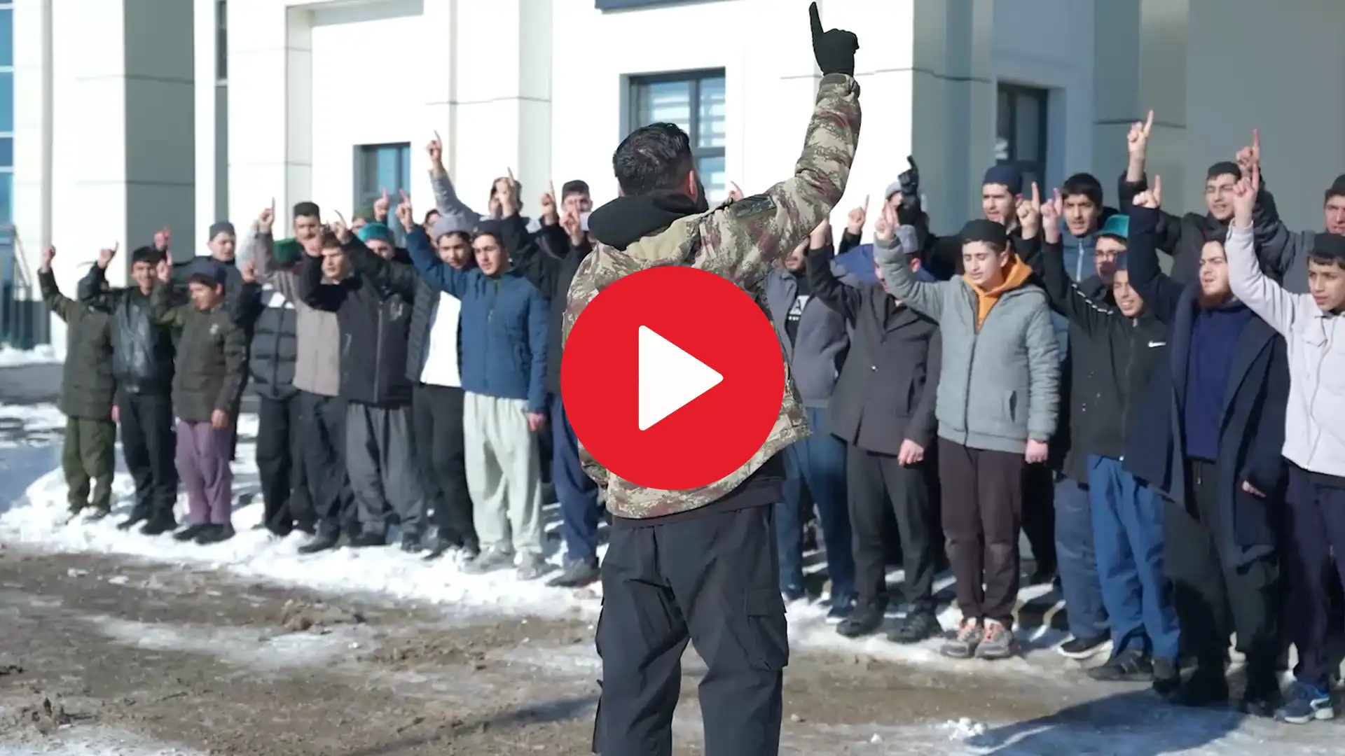 Bir Sabah Gelecek Kardan Aydınlık | Resul Aydermir