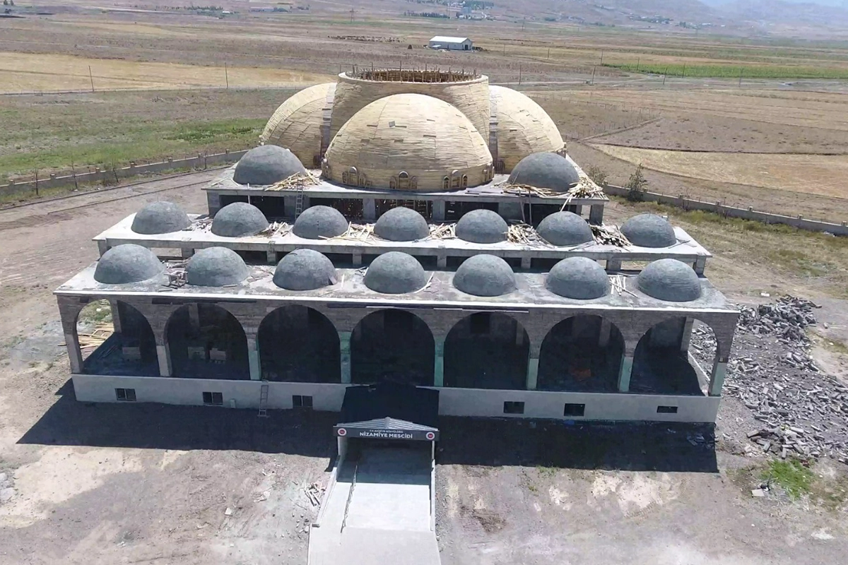 Dev Külliye Cami