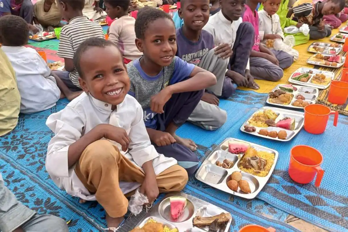 Afrika’da Bir Sofra Kur, 100 Kişiye Umut Ol